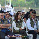 Teknologi Microbubble Dorong Produktivitas: Bupati Asep Japar dan Menkomdigi Panen Ikan Nila di Sukabumi