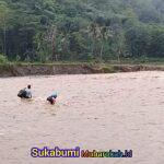 Keberanian Warga Lansia Warnai Evakuasi Banjir menyebrangi Sungai Cidadap