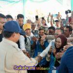 Prabowo Disambut Antusias Petani Saat Panen Raya di Karawang