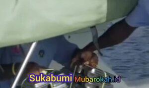 Antusiasme Anak-Anak Papua Sambut Kapal Pengantar MBG di Pesisir Danau Sentani