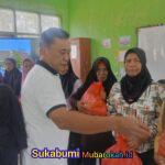 Toto Tohari Santuni Anak Yatim dan Lansia di Desa Citapen Kuningan